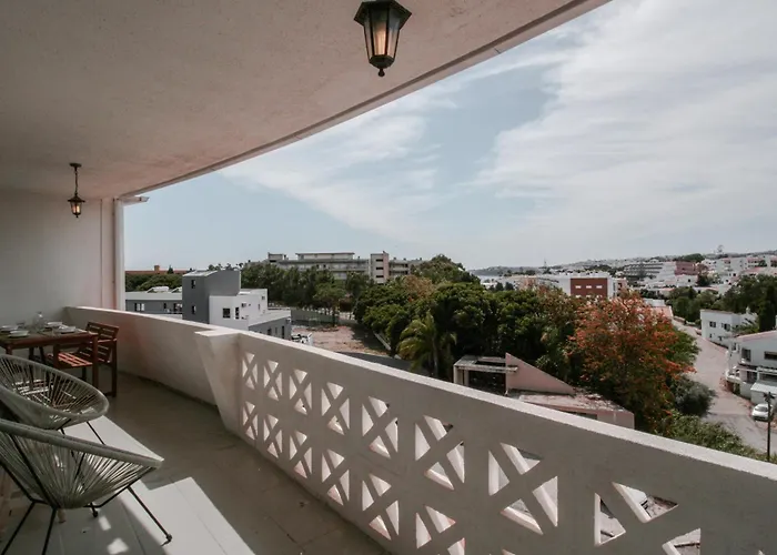 Flh Boho Chic With Balcony 아파트